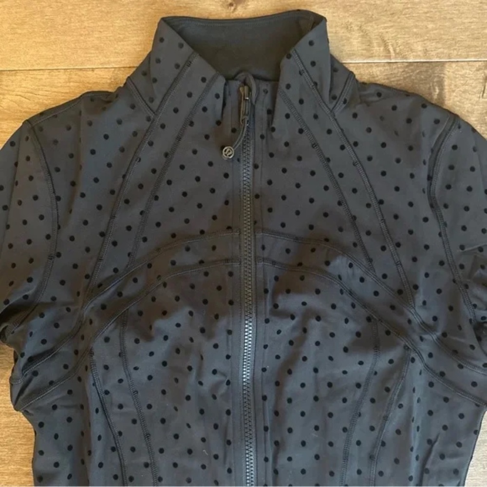 LULULEMON DEFINE JACKET NULU POLKA DOT FLOCKED BLACK SIZE 4 BRAND NEW - Picture 2 of 5